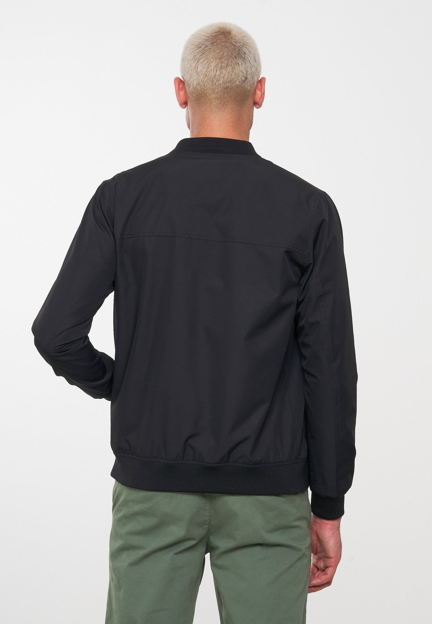 
                  
                    ASPEN Black Jacket
                  
                