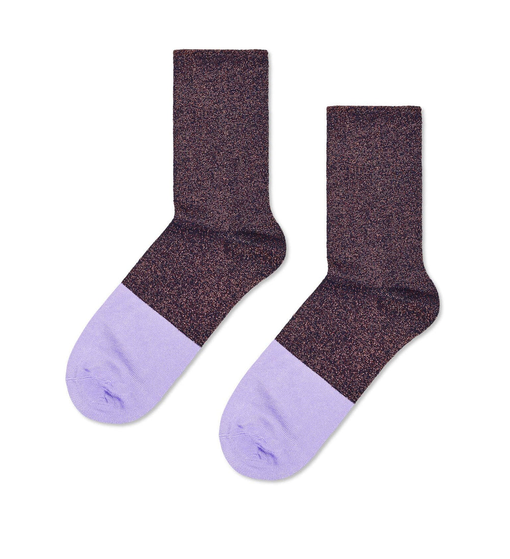 Dunkelrote Socken mit verlängerter Zehenpartie