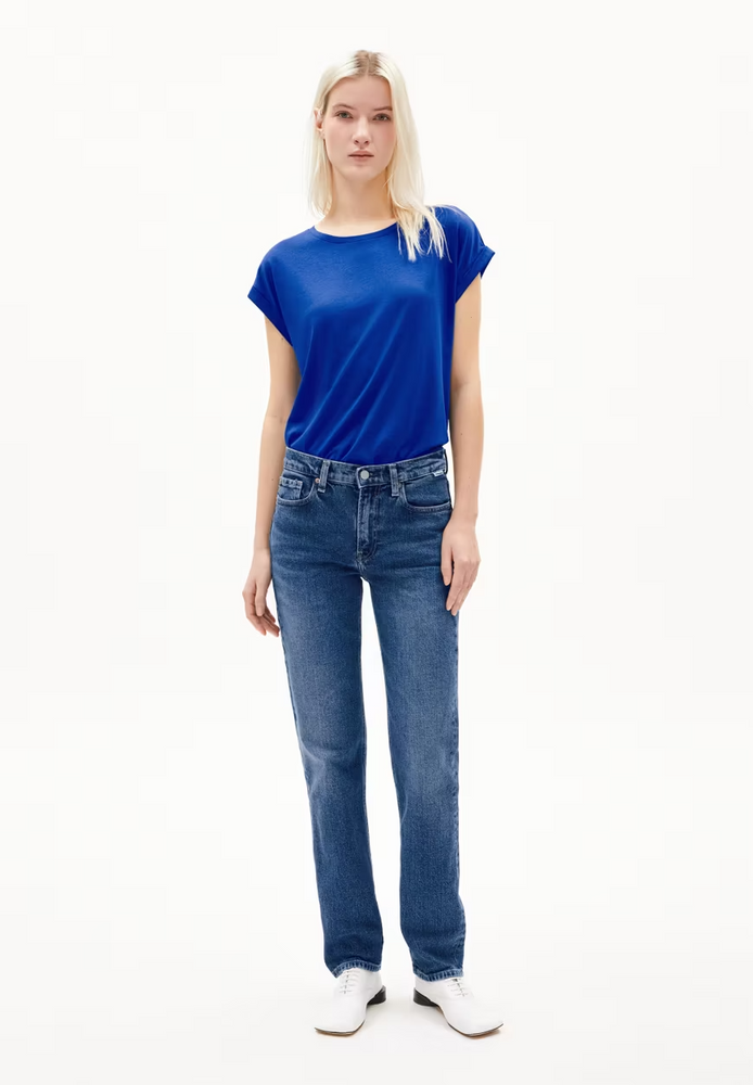 
                  
                    JILAANA Lapis Blue Regular T-Shirt
                  
                