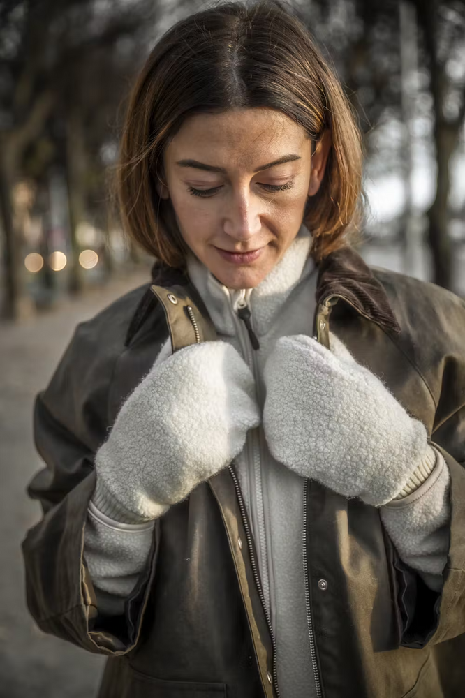 
                  
                    EMILIA Off White Natural Grey Gloves
                  
                