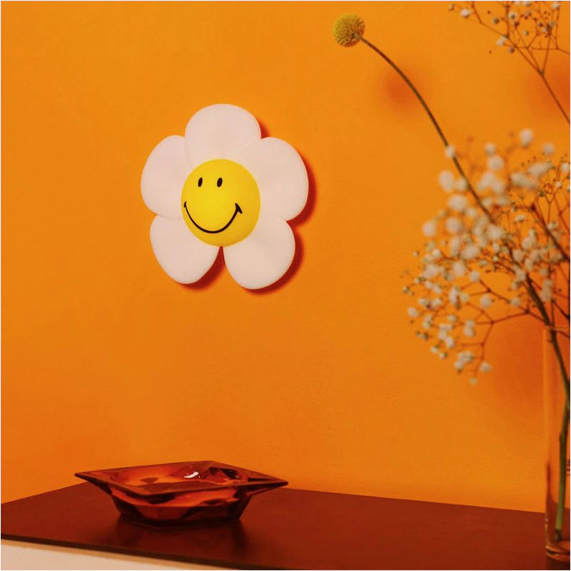 
                  
                    SMILEY DAISY Day Light Lamp
                  
                