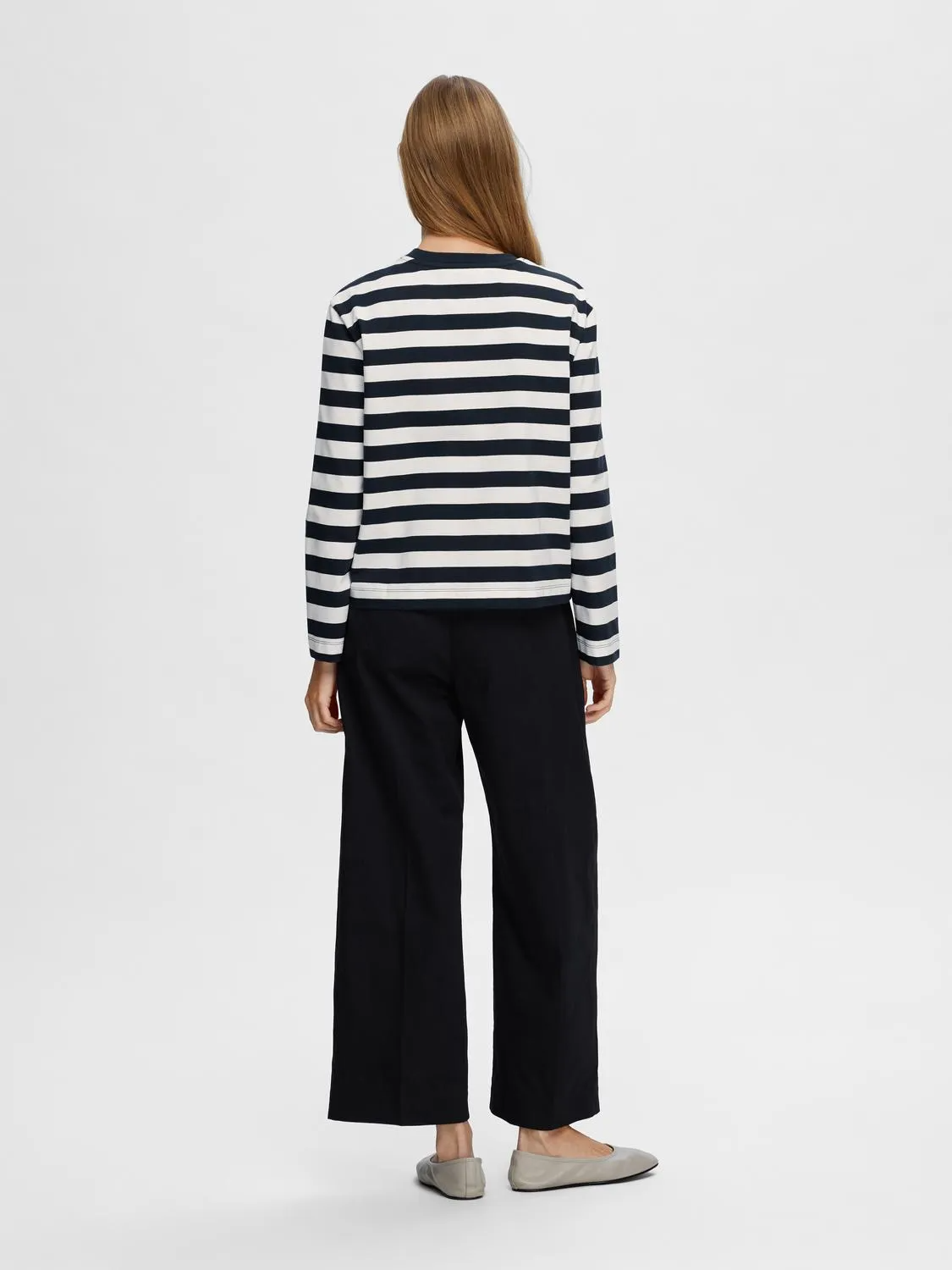 
                  
                    SLFESSENTIAL Dark Sapphire Bright White Striped Boxy Long Sleeve
                  
                